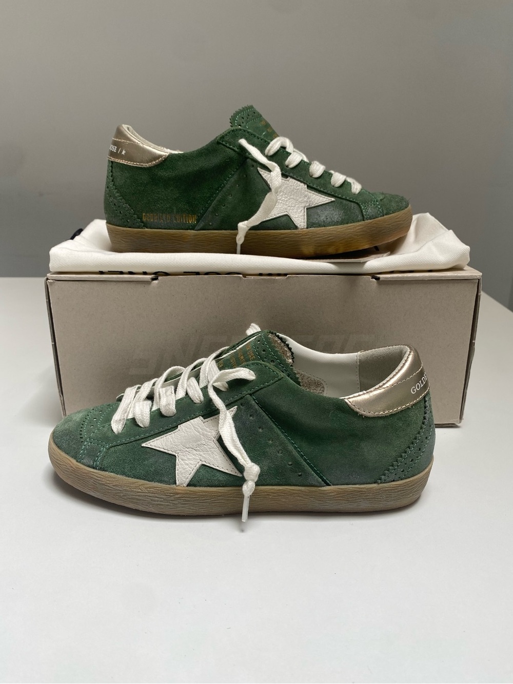Golden Goose Superstar Sneaker Green Suede/White/Metallic Heel sz 35 New in Box - Picture 3 of 11